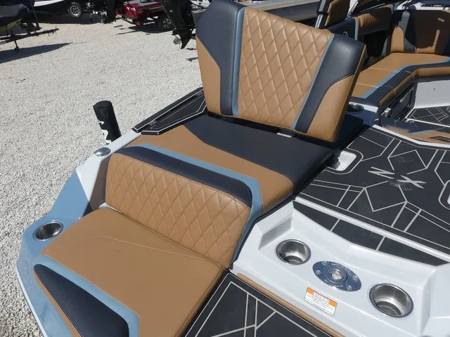Slide: The Image of Tigé 23ZX 2023 - 36