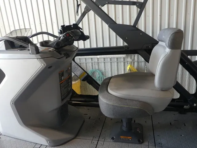 Slide: The Image of Sea-Doo Switch Sport 18 2022 - 17