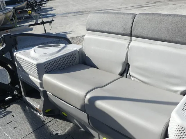 Slide: The Image of Sea-Doo Switch Sport 18 2022 - 15