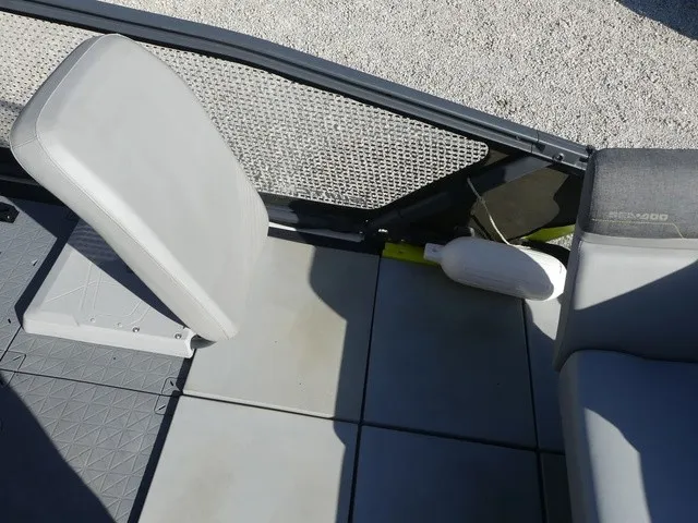 Slide: The Image of Sea-Doo Switch Sport 18 2022 - 23