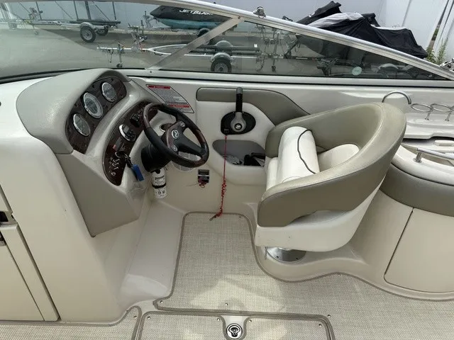 Slide: The Image of Sea Ray 270 Sundeck 2006 - 21