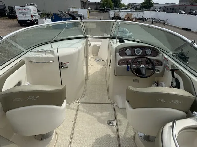 Slide: The Image of Sea Ray 270 Sundeck 2006 - 16