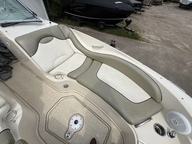 Slide: The Image of Sea Ray 270 Sundeck 2006 - 33