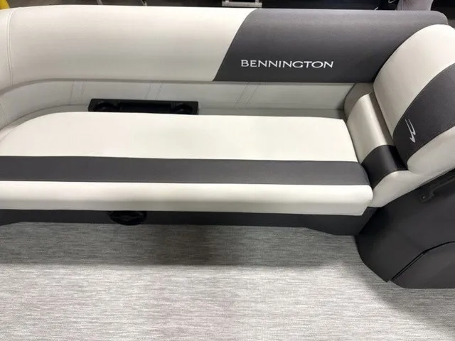 Slide: The Image of Bennington S-One 22 S1FC Tritoon 2027 - 10
