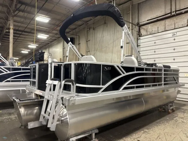 Slide: The Image of Bennington S-One 22 S1FC Tritoon 2027 - 7