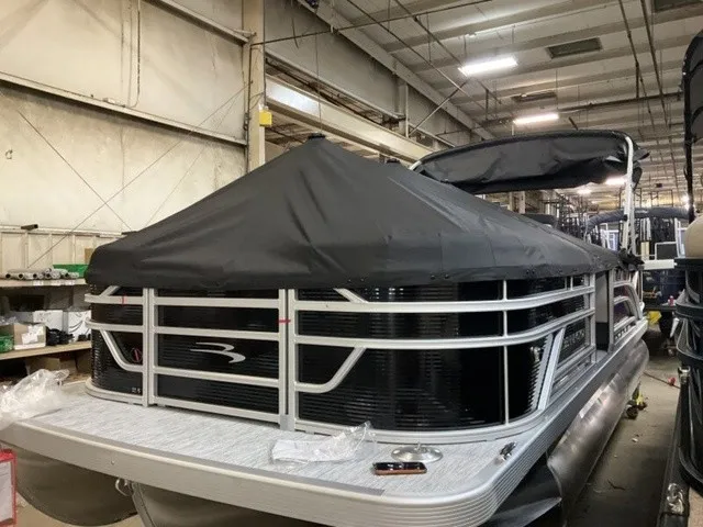 Slide: The Image of Bennington S-One 22 S1FC Tritoon 2027 - 19