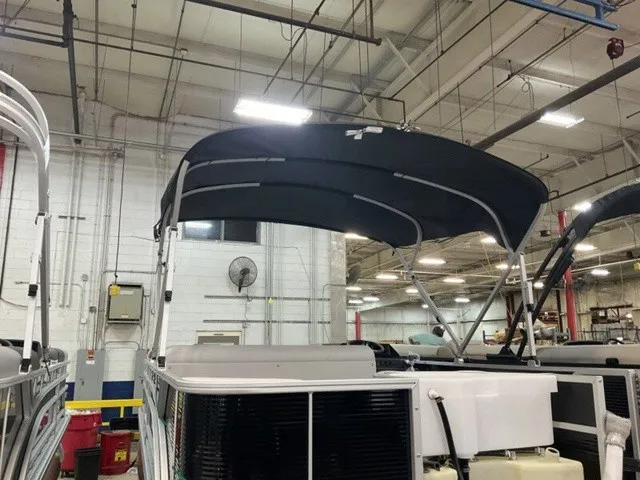 Slide: The Image of Bennington S-One 22 S1FC Tritoon 2027 - 18