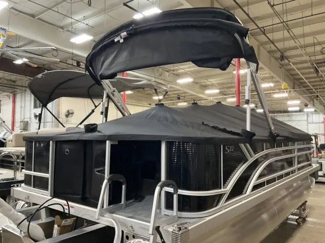 Slide: The Image of Bennington S-One 22 S1FC Tritoon 2027 - 20