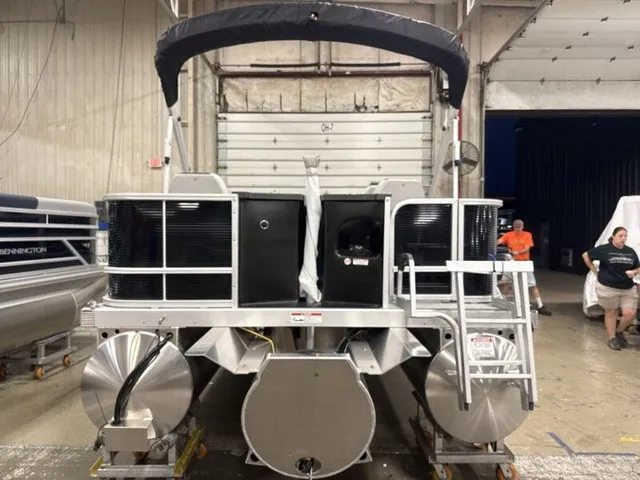 Slide: The Image of Bennington S-One 22 S1FC Tritoon 2027 - 6