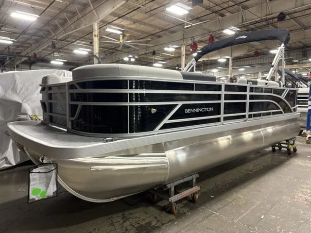 Slide: The Image of Bennington S-One 22 S1FC Tritoon 2027 - 4