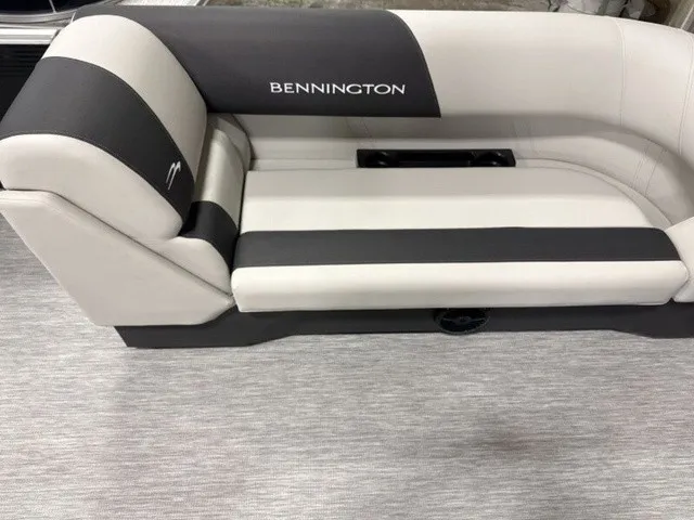 Slide: The Image of Bennington S-One 22 S1FC Tritoon 2027 - 9