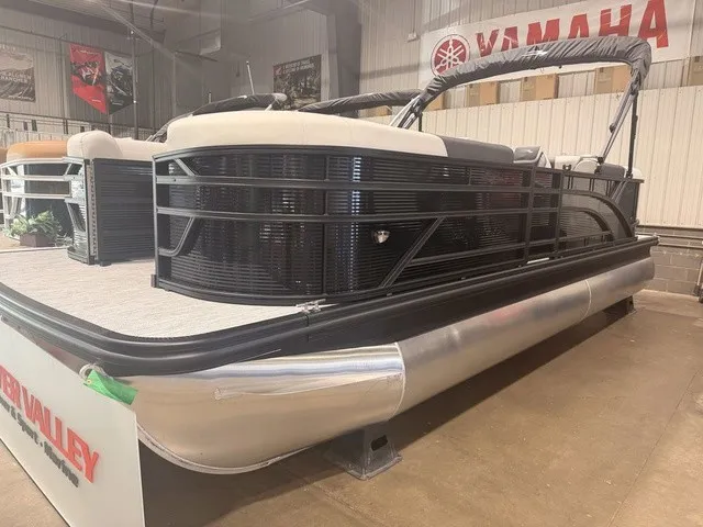 The Image of Bennington S-One Quad Bench 22 S1SR Tritoon 2027 - 1