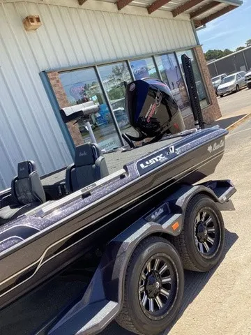 Slide: The Image of Bass Cat Lynx 2027 - 19