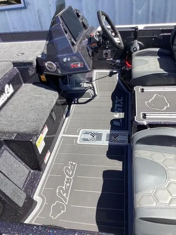 Slide: The Image of Bass Cat Lynx 2027 - 17