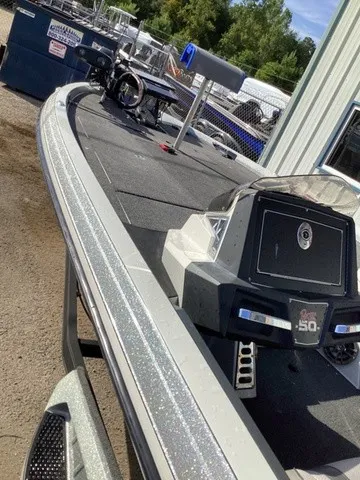 Slide: The Image of Ranger Z521L 2018 - 13