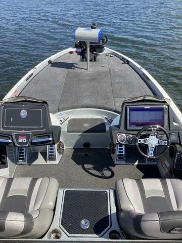 Slide: The Image of Ranger Z521L 2018 - 44