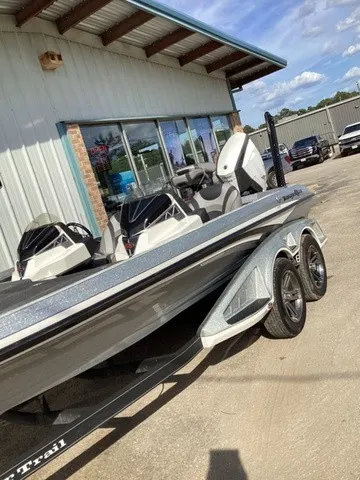 Slide: The Image of Ranger Z521L 2018 - 15