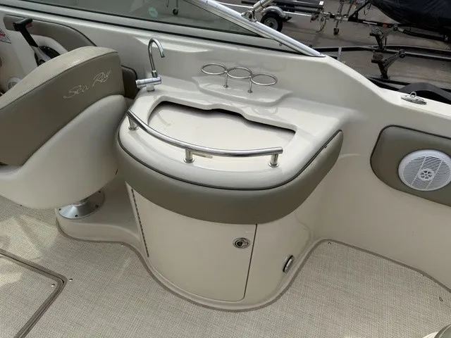 Slide: The Image of Sea Ray 270 Sundeck 2006 - 12