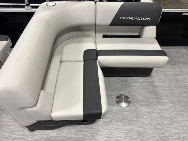 Slide: The Image of Bennington S-One 22 S1FC Tritoon 2027 - 14