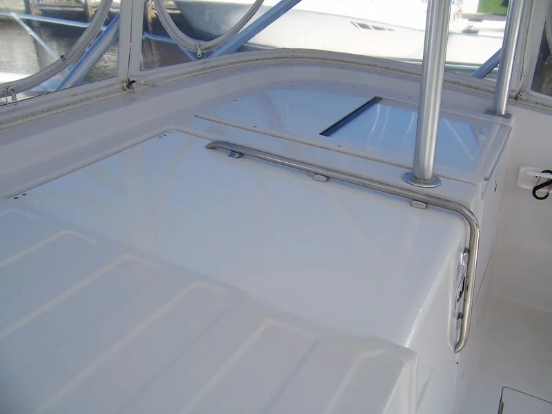 Slide: The Image of 36' Luhrs Helm View 2 - 22