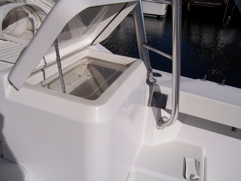 Slide: The Image of 36' Luhrs Bait Tank Open - 18