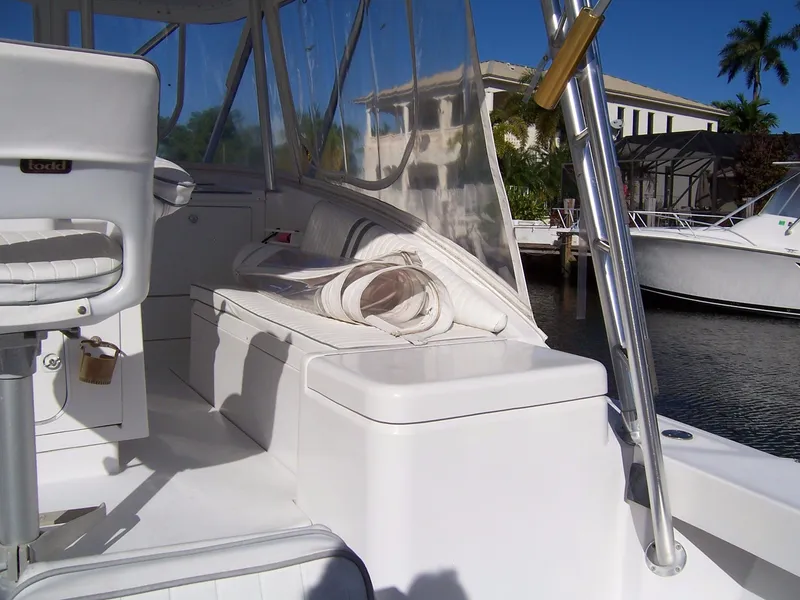 Slide: The Image of 36' Luhrs Bait Tank - 17