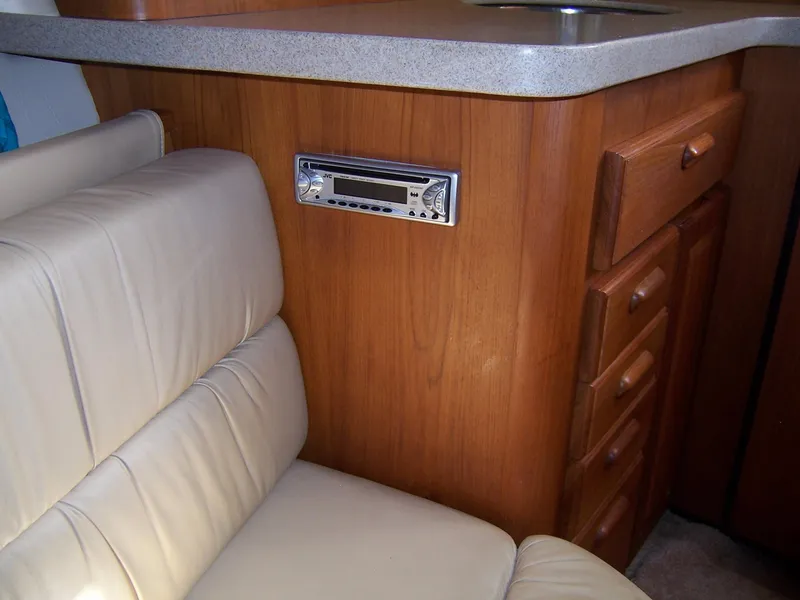 Slide: The Image of 36' Luhrs Stereo - 38