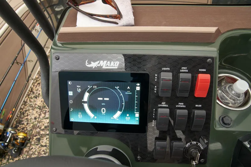 Slide: The Image of Mako 18 Pro Skiff Backwater Edition 2026 - 20