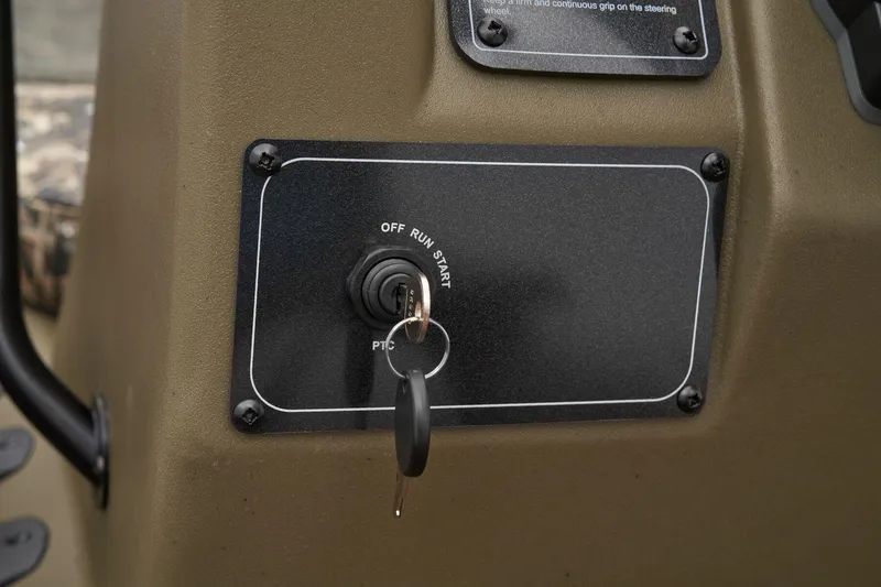 Slide: The Image of Tracker Grizzly 1860 CC 2027 - 26