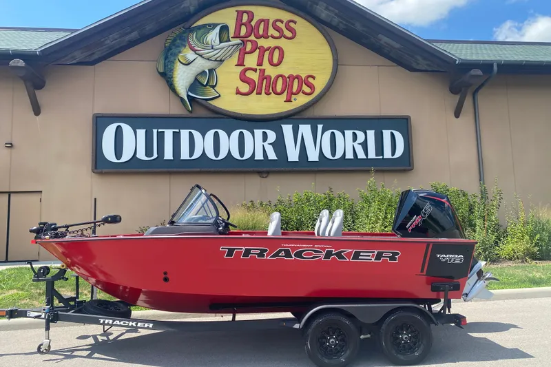The Image of 2027 Tracker Targa V-18 WT boat outside Bass Pro Shops Outdoor World. - 0