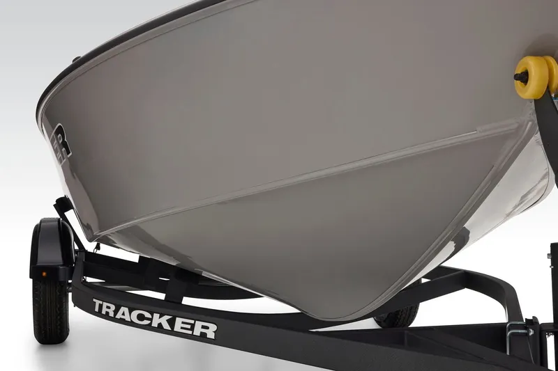 Slide: The Image of Tracker Super Guide V-16 T 2027 - 25