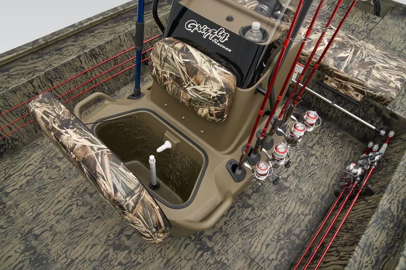 Slide: The Image of Tracker Grizzly 1860 CC 2027 - 17