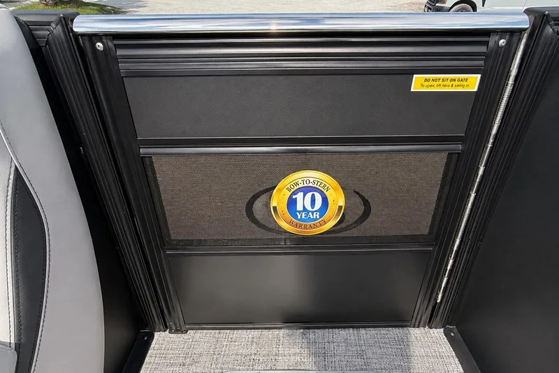 Slide: The Image of Barletta Lusso 25UE 2026 boat gate with 10-year warranty badge and caution label. - 20