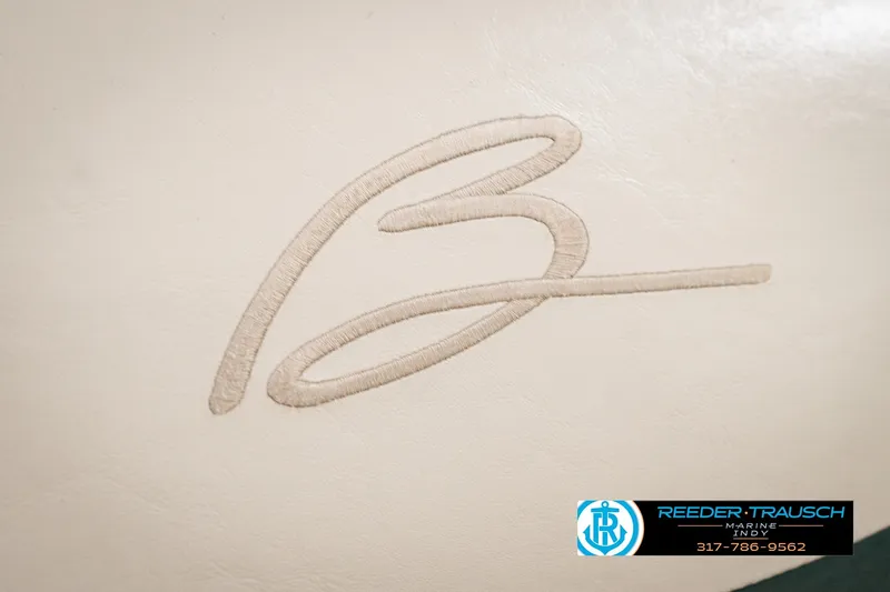 Slide: The Image of Bennington 227L 2000 logo detail with Reeder Trausch Marine contact information. - 42