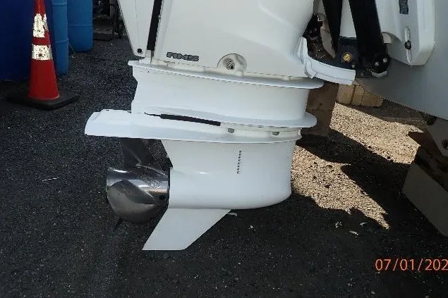 Slide: The Image of 2023 Cape Horn 34XS boat engine propeller on display. - 64