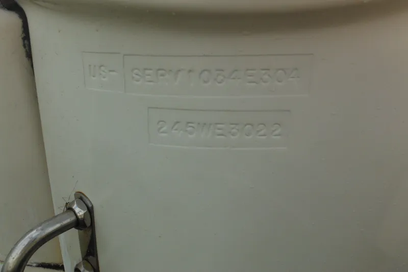 Slide: The Image of Hull identification number on 2004 Sea Ray 245 Weekender boat. - 60