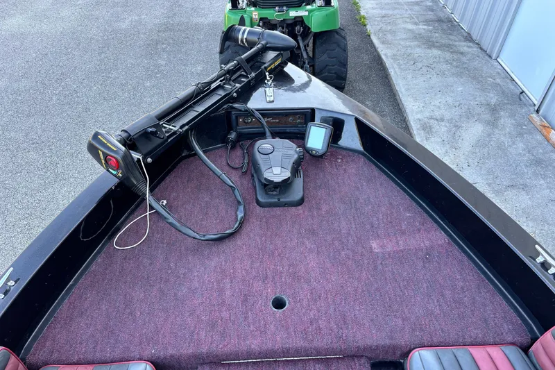 Slide: The Image of 1988 Ranger 375V boat deck with trolling motor and fish finder. - 3