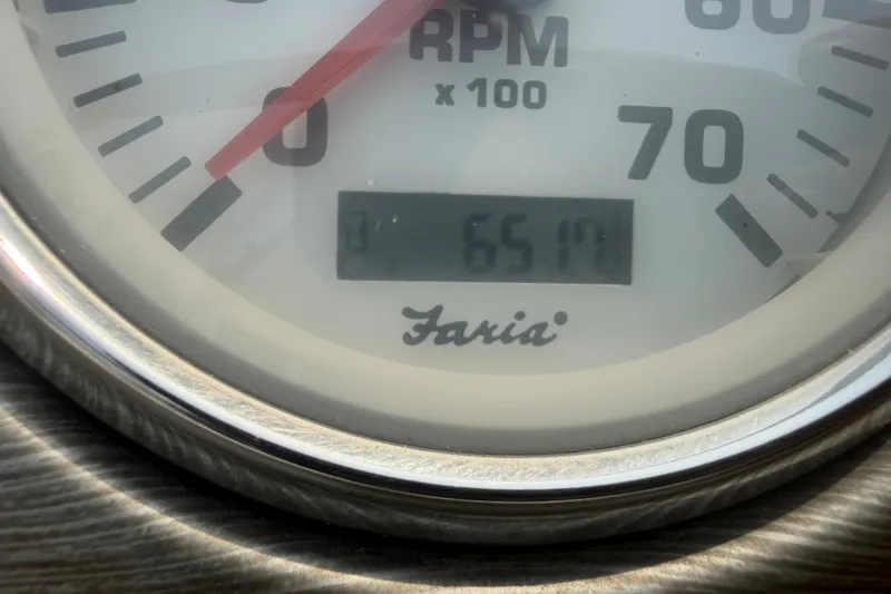 Slide: The Image of Close-up of a Faria tachometer showing 651 hours on a 2008 Crest 25 II XRS. - 20