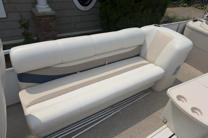 Slide: The Image of White seating on a 2008 Crest 25 II XRS boat, featuring a sleek design. - 6