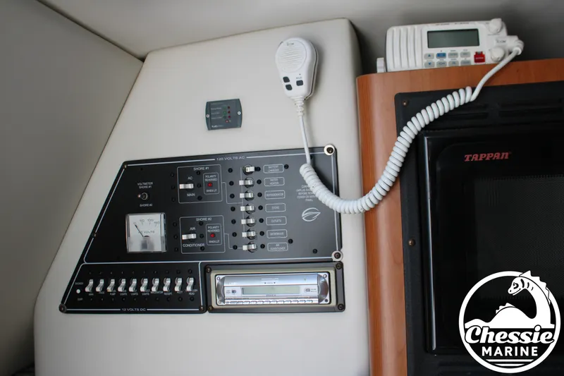 Slide: The Image of Crownline Boats 250 2006 - 63
