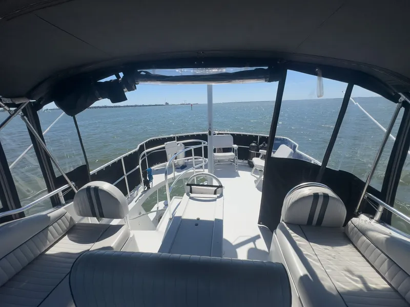 Slide: The Image of Mainship 390 Trawler 2000 - 14