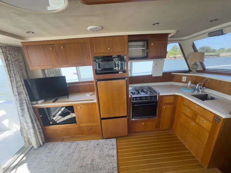 Slide: The Image of Mainship 390 Trawler 2000 - 34