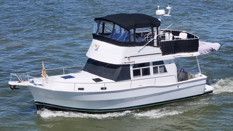 Slide: The Image of Mainship 390 Trawler 2000 - 53