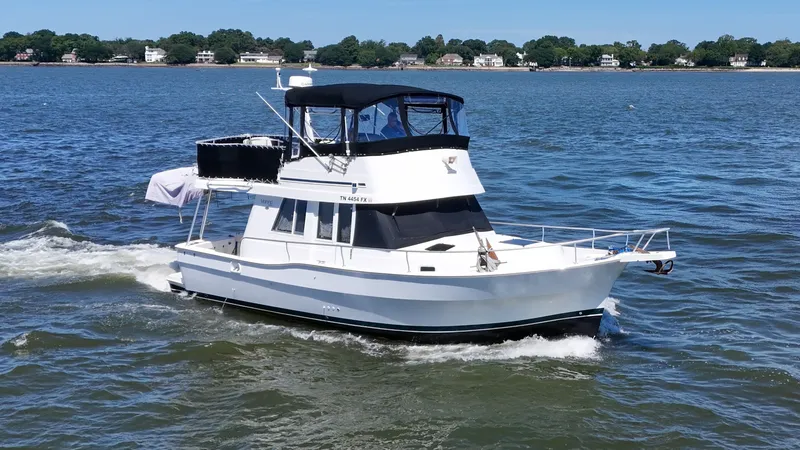 Slide: The Image of Mainship 390 Trawler 2000 - 58