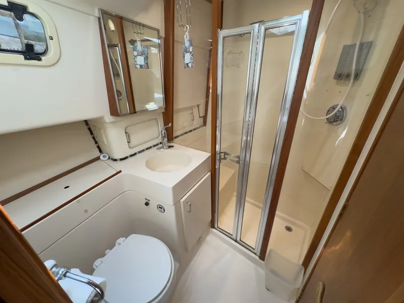 Slide: The Image of Mainship 390 Trawler 2000 - 42