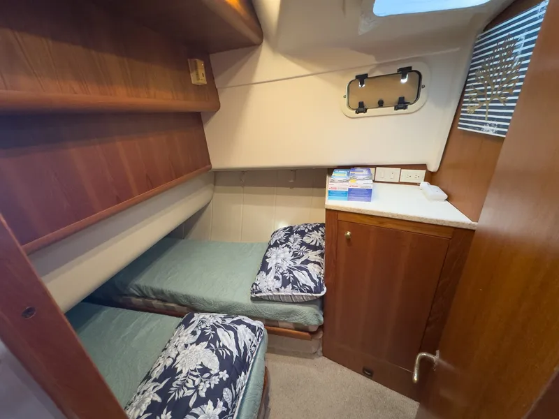 Slide: The Image of Mainship 390 Trawler 2000 - 45