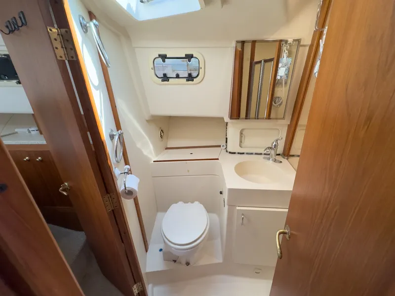 Slide: The Image of Mainship 390 Trawler 2000 - 43