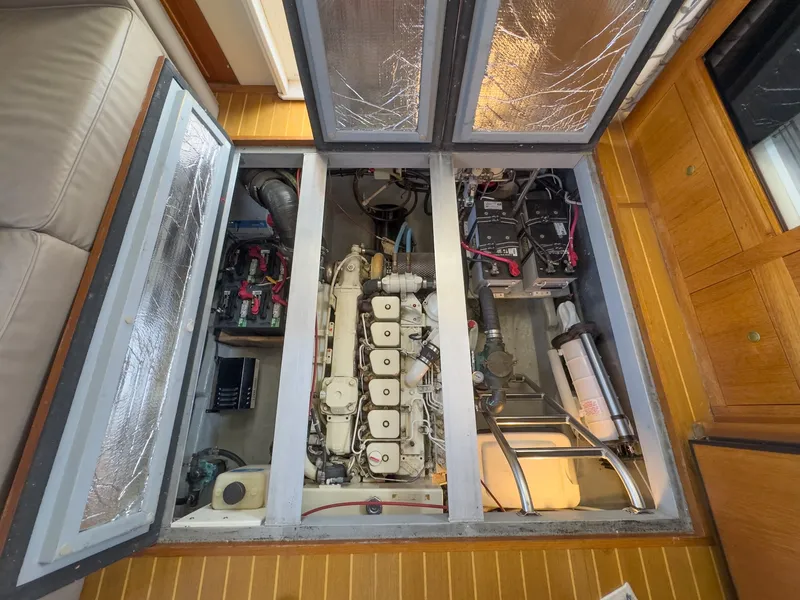 Slide: The Image of Mainship 390 Trawler 2000 - 47