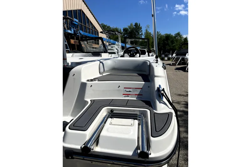 Slide: The Image of 2024 Bayliner Element M17 boat with sleek design and comfortable seating. - 14