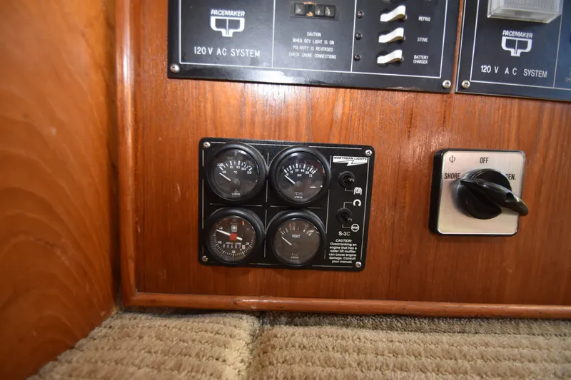 Slide: The Image of Pacemaker 36 Flybridge 1989 - 58